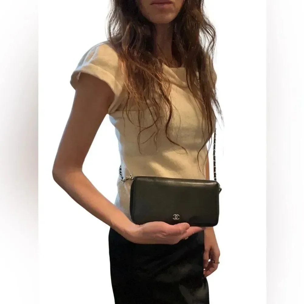 CHANEL Elegant Black Wallet